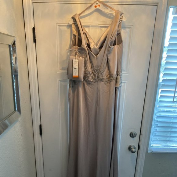 GENUINE MARSONI MOTHER OF THE BRIDE- STYLE MV1054 SILVER DRESS - Picture 8 of 9